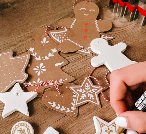 Décorations de Noël (bonhomme, sapin, étoile) fabriquées en pâte en sel